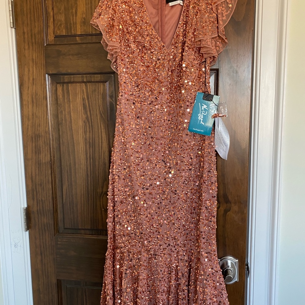 Mac Duggal Rose Gold Sequined V Neck Flutter Cap Sleeve Trumpet Dress - Picture 3 of 3